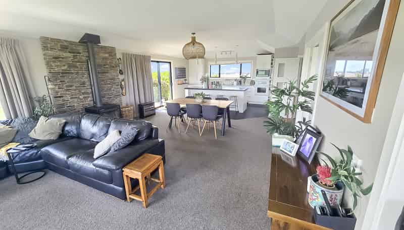 117 Irvine Road and 453 Herbert Road, Herbert