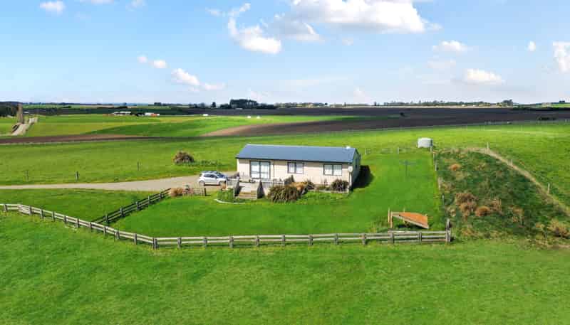 117 Irvine Road and 453 Herbert Road, Herbert