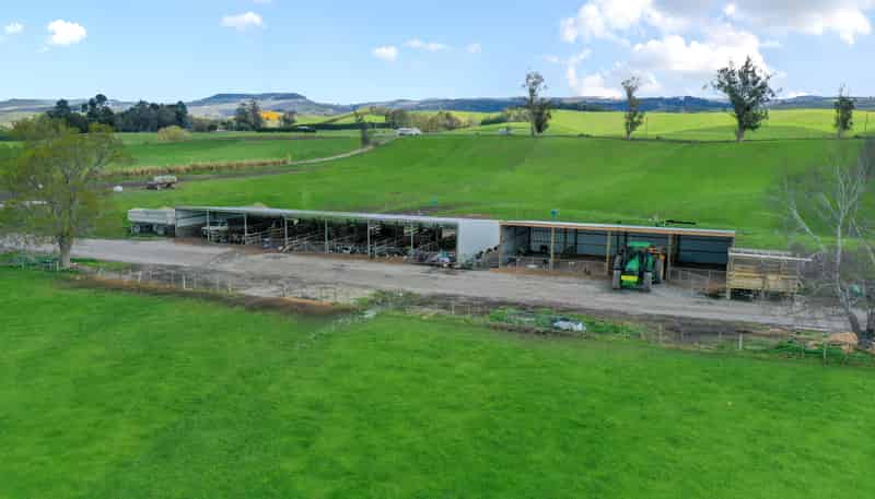 117 Irvine Road and 453 Herbert Road, Herbert