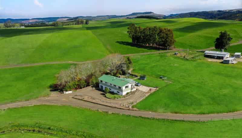 117 Irvine Road and 453 Herbert Road, Herbert