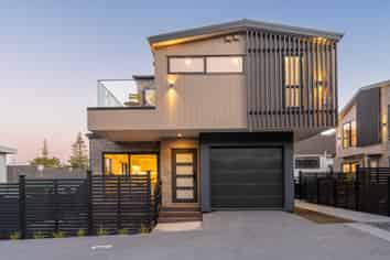 1 The Esplanade, Eastern Beach