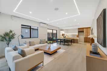 1 The Esplanade, Eastern Beach