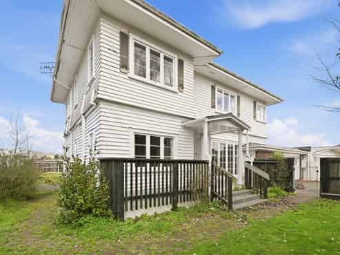 12 Malfroy Road, Glenholme