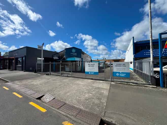 High Profile Car Yard On Rangitikei