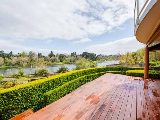 807 + 807a River Road, Chartwell