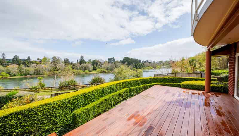 807 + 807a River Road, Chartwell