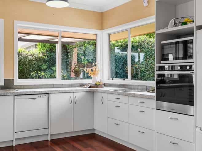 807 + 807a River Road, Chartwell