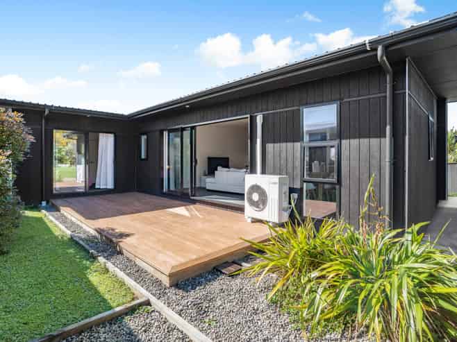 6 Hastings Grove, Wainuiomata