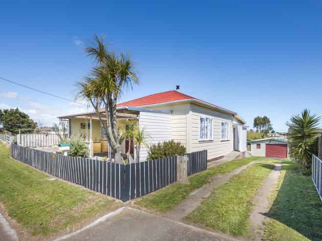 88 Avenue Road, Foxton