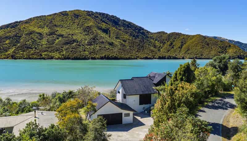 16 Belvue Bay Road, Havelock