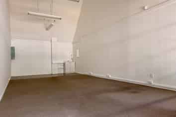 AFFORDABLE OREWA RETAIL
