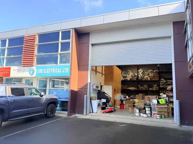 Industrial Unit - 10 Car Parks