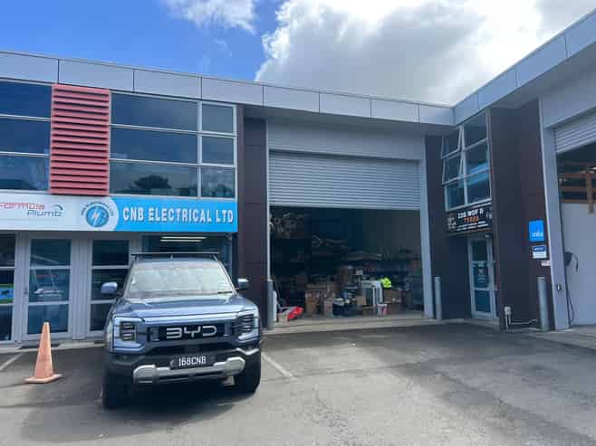 Industrial Unit - 10 Car Parks
