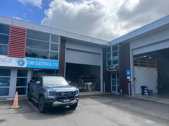 Industrial Unit - 10 Car Parks