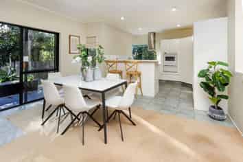 2/32 Centorian Dr, Mairangi Bay