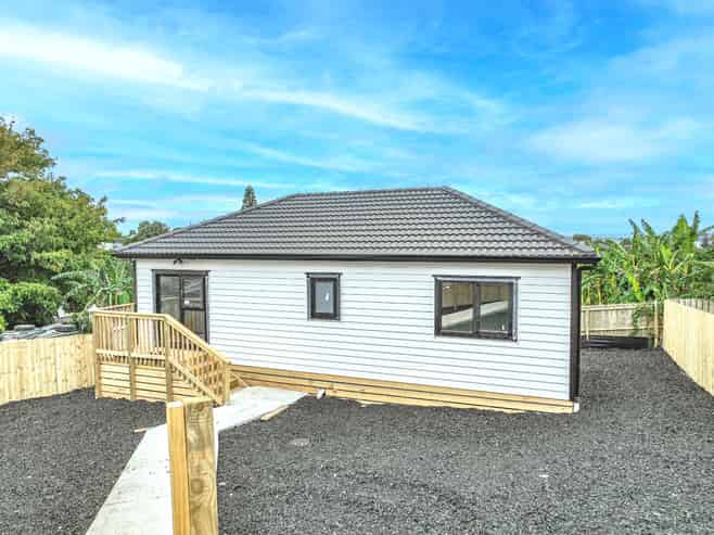 66 Court Crescent, Panmure