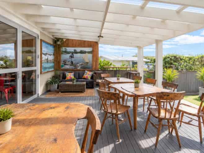 Hotel & Campground – Little Wanganui