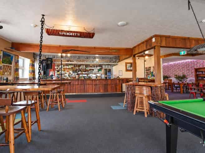 Hotel & Campground – Little Wanganui