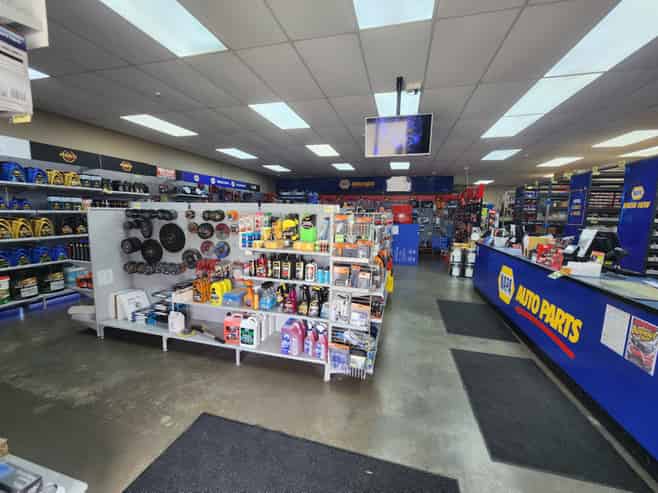 RETAIL OR DEALERSHIP WITH SECURE YARD
