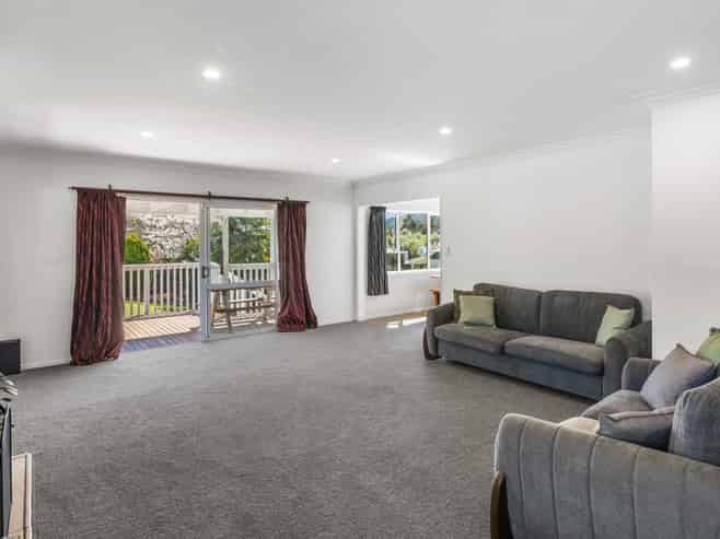 53 Eighty Eight Valley Road, Wakefield