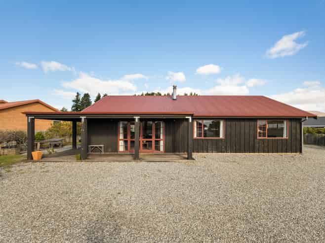 9 Perrow Street, Wanaka