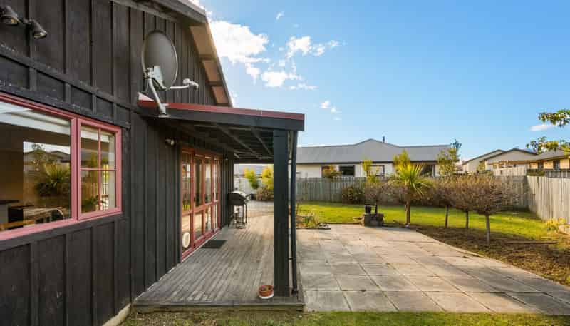 9 Perrow Street, Wanaka