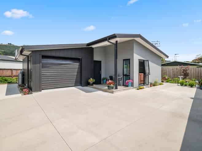 10A Darroch Street, Fairy Springs