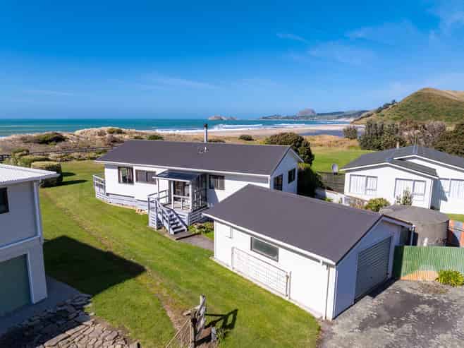 44F Mataikona Road, Whakataki