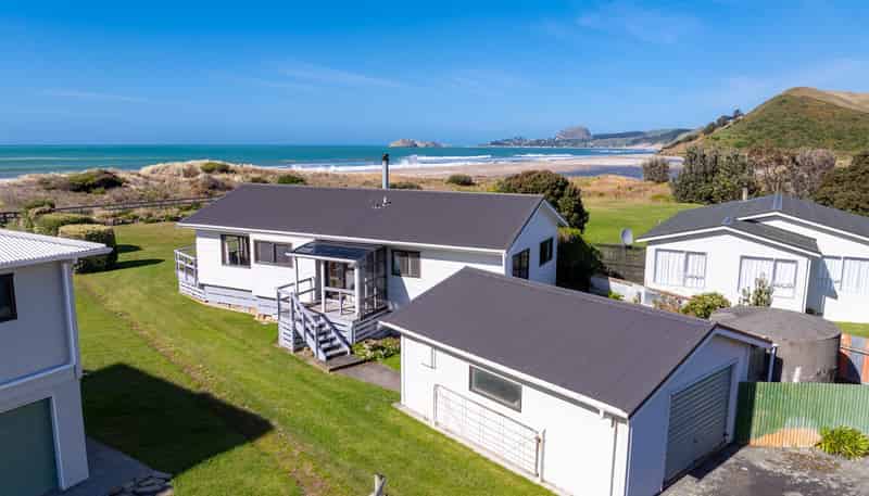 44F Mataikona Road, Whakataki