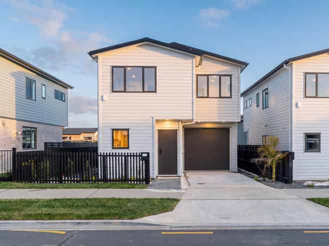 10 Lomandra Street, Westgate