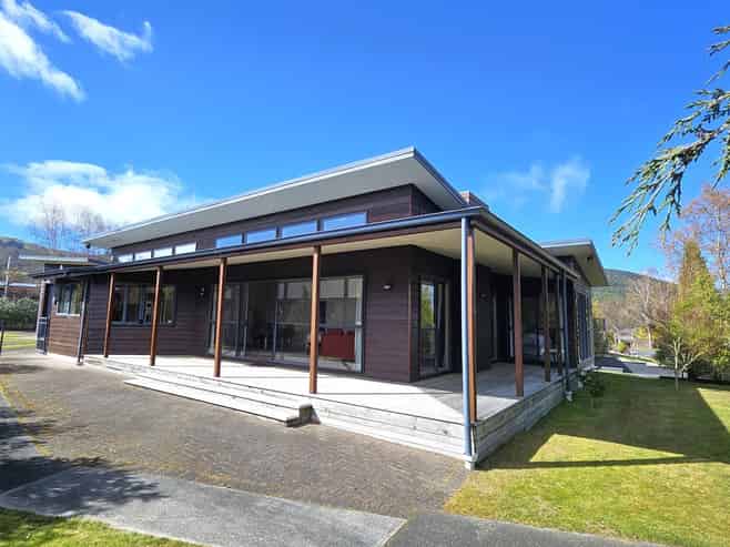 63 Marina Terrace, Kinloch