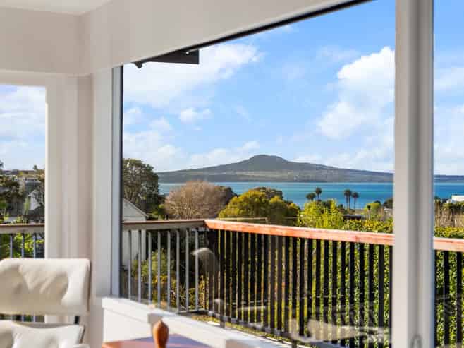 28 Fern Glen Road North, St Heliers