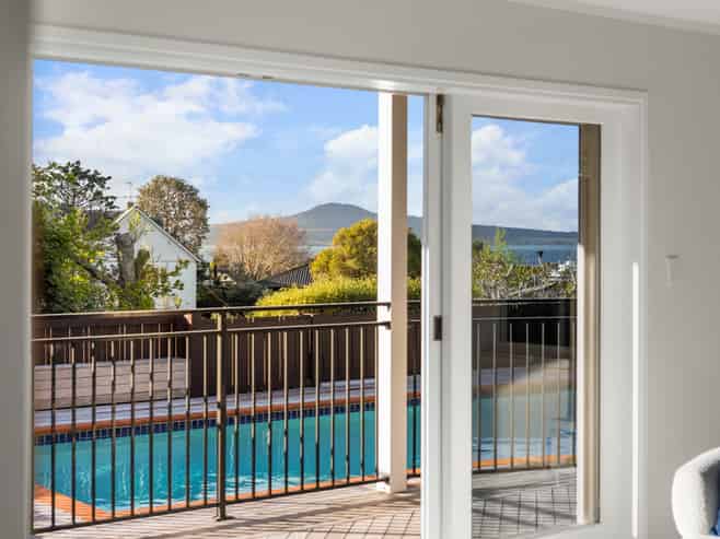 28 Fern Glen Road North, St Heliers