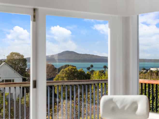 28 Fern Glen Road North, St Heliers