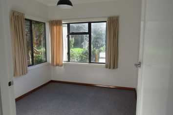 15 Lyndhurst Road, Tawa