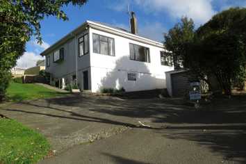 15 Lyndhurst Road, Tawa