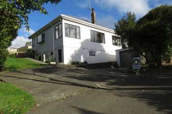 15 Lyndhurst Road, Tawa