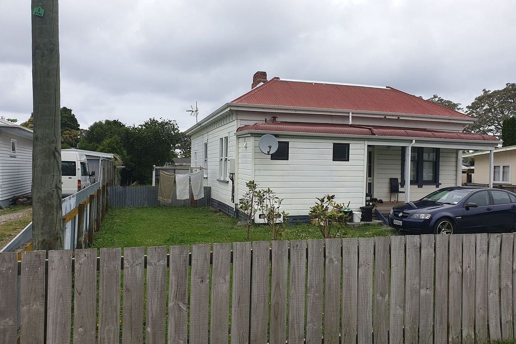 Secure and Comfortable 1-Bedroom Flat 2