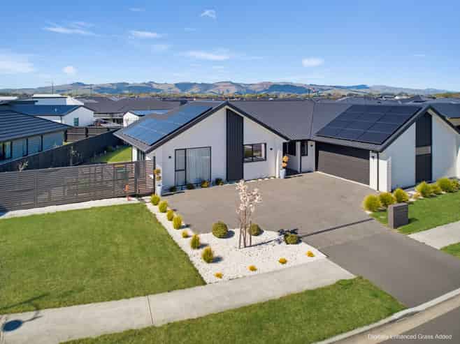 55 Blunden Road, Lincoln