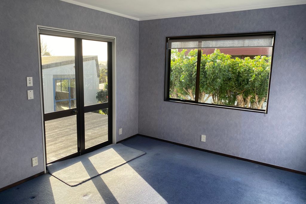 Beachlands 3 - 4 Bedroom home on shared site 5