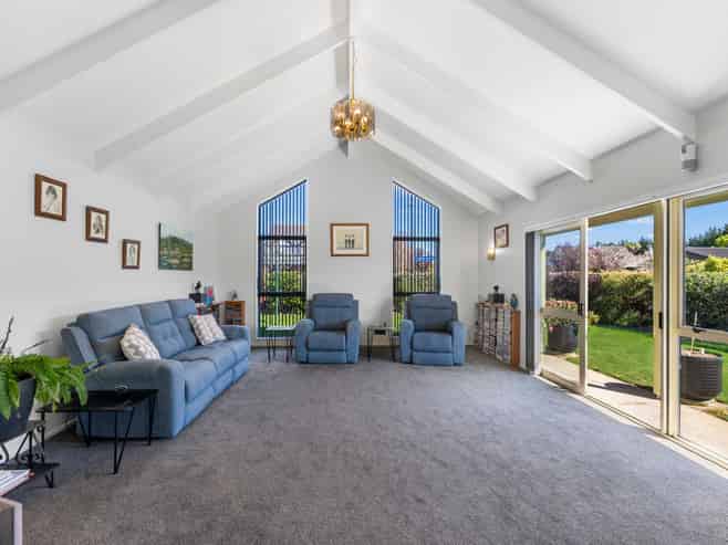 150 Royal Park Drive, Parklands
