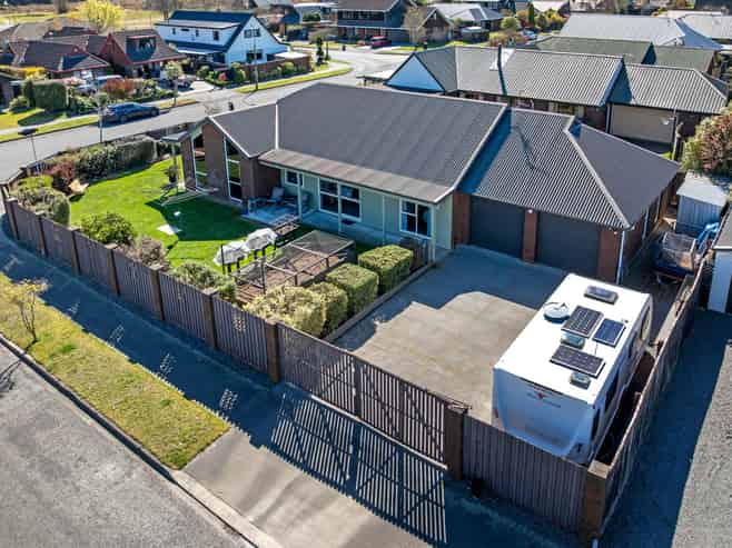 150 Royal Park Drive, Parklands