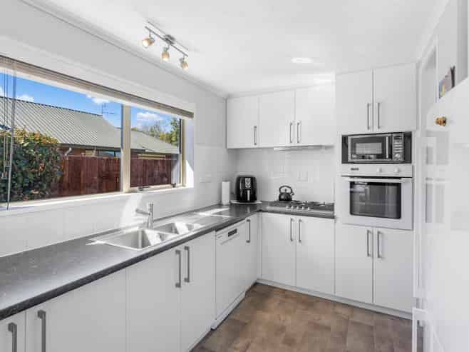 150 Royal Park Drive, Parklands