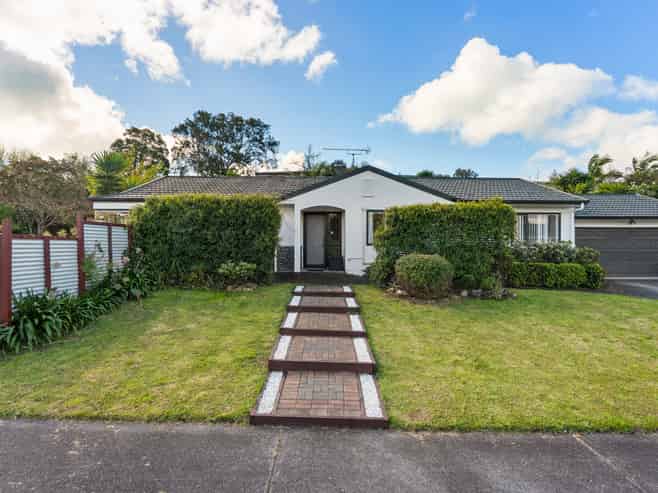 15 Toomer Place, Beachlands