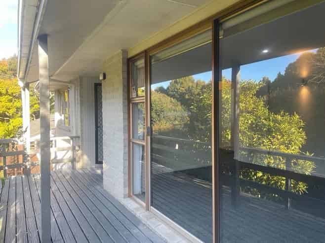 2/15 Locke Avenue, Mount Roskill