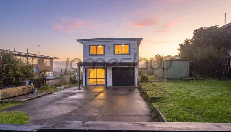 17 Strong Street, Saint Johns