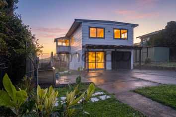 17 Strong Street, Saint Johns