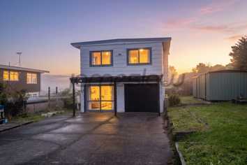 17 Strong Street, Saint Johns