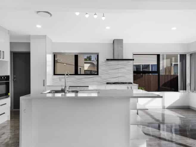 43 Wickman Way, Mangere