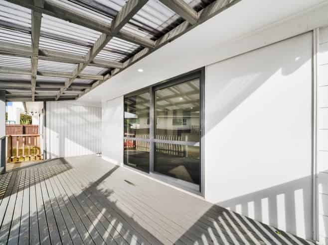 43 Wickman Way, Mangere